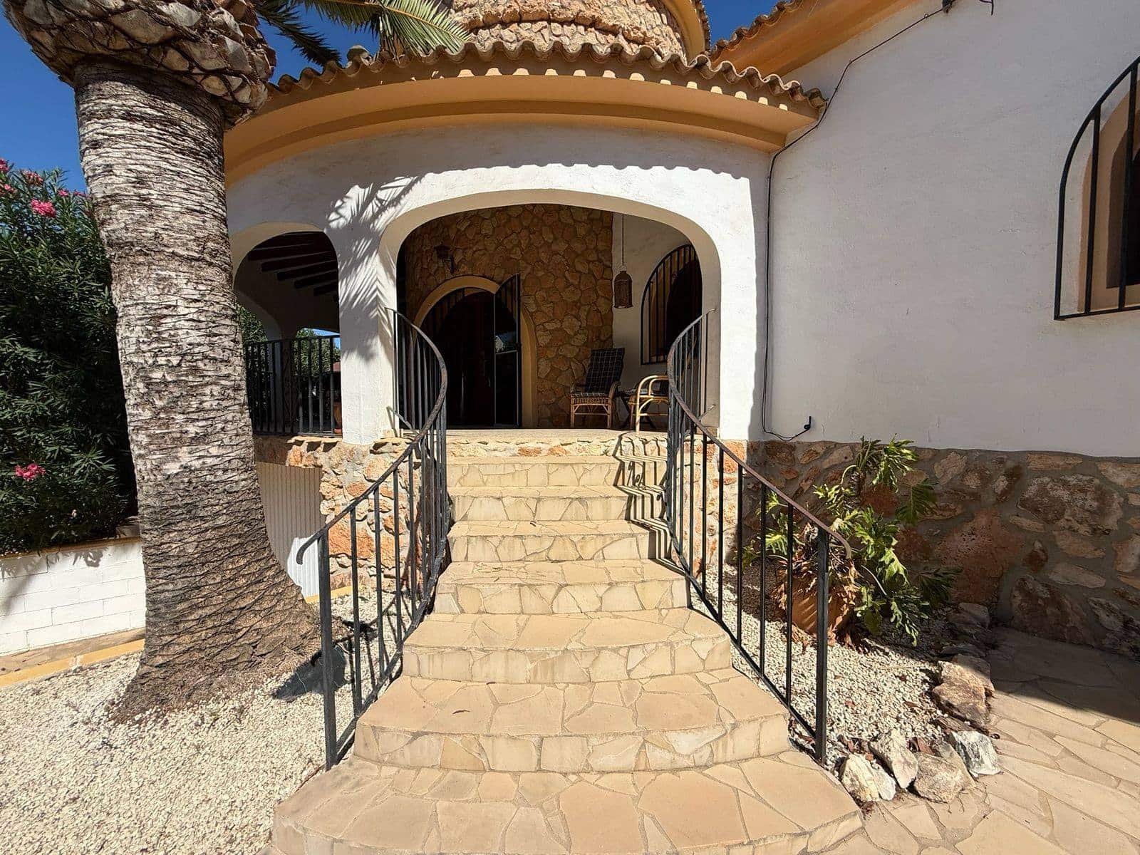 3 soverom Villa til salgs i Calpe / Calp med svømmebasseng garasje - € 450 000 (Ref: 10091419)