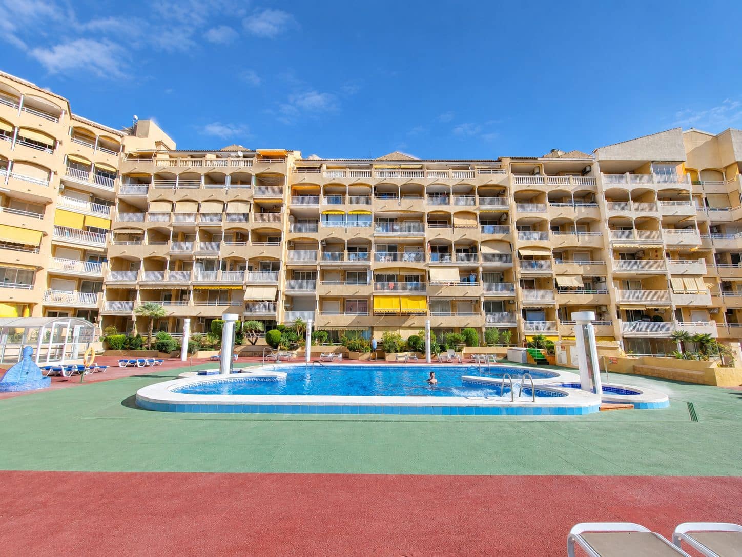1 soveværelse Lejlighed til salg i Calpe / Calp med swimmingpool - € 190.000 (Ref: 10095452)
