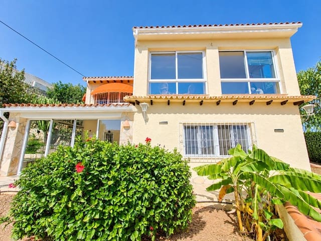 3 quarto Moradia para venda em Canuta, Calpe / Calp com piscina garagem - 650 000 € (Ref: 10095776)