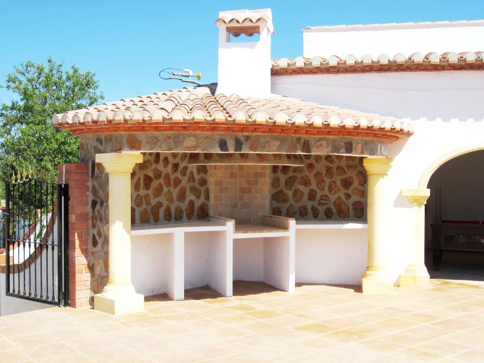 9 bedroom Villa for sale in Benissa with pool garage - € 1,500,000 (Ref: 5791714)