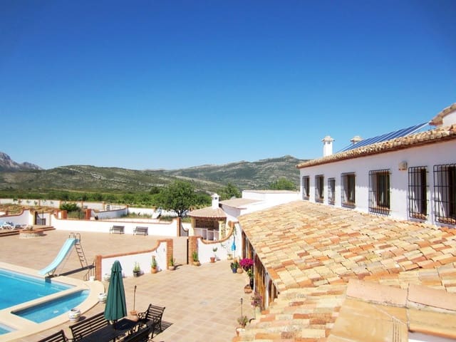 9 Zimmer Villa zu verkaufen in Benissa mit Pool Garage - 1.500.000 € (Ref: 5791714)