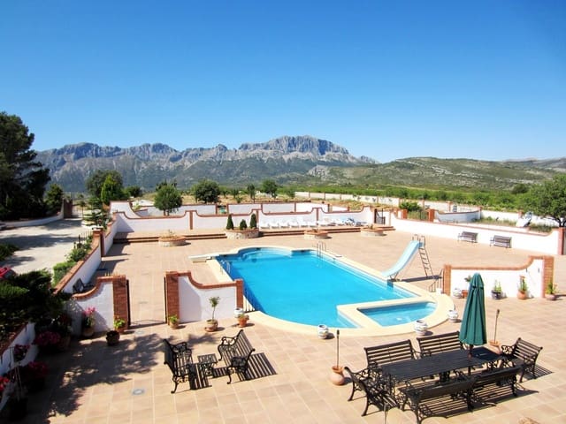 9 Zimmer Villa zu verkaufen in Benissa mit Pool Garage - 1.500.000 € (Ref: 5791714)