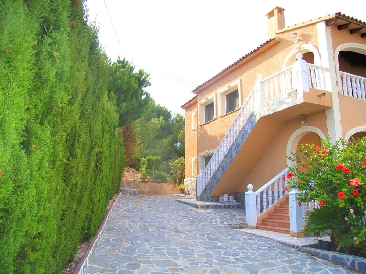 10 Zimmer Villa zu verkaufen in Calpe / Calp mit Pool Garage - 1.500.000 € (Ref: 6905283)