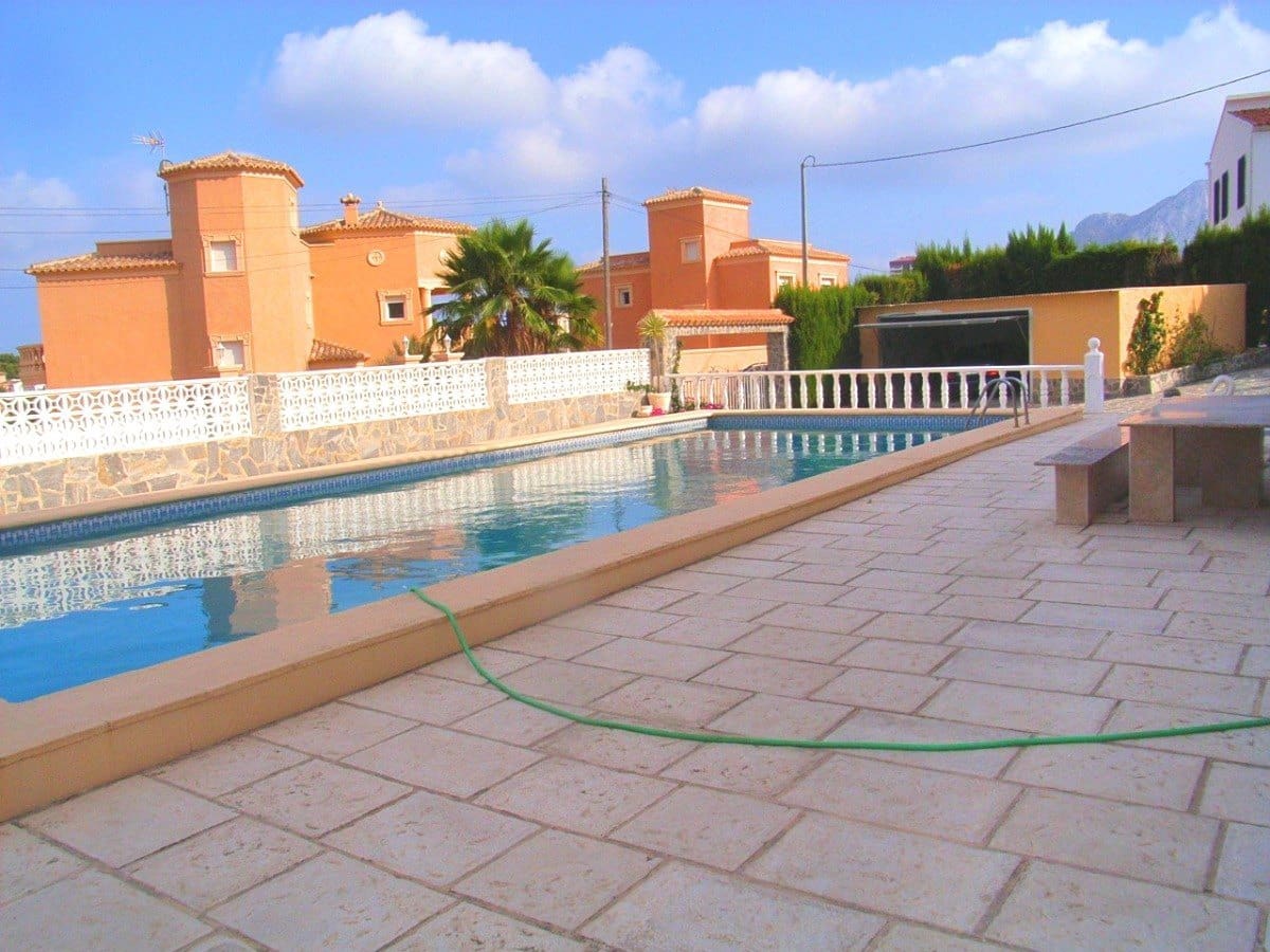 10 Zimmer Villa zu verkaufen in Calpe / Calp mit Pool Garage - 1.500.000 € (Ref: 6905283)