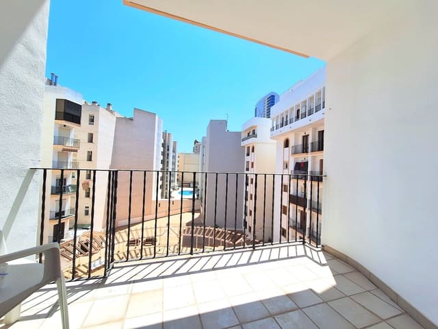 3 quarto Apartamento para venda em Pueblo, Calpe / Calp com piscina - 285 000 € (Ref: 8486606)