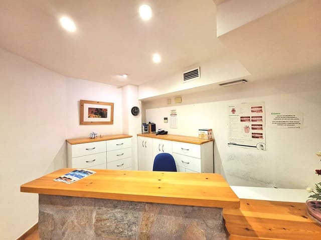Commercial for sale in Pueblo, Calpe / Calp - € 180,000 (Ref: 8575252)