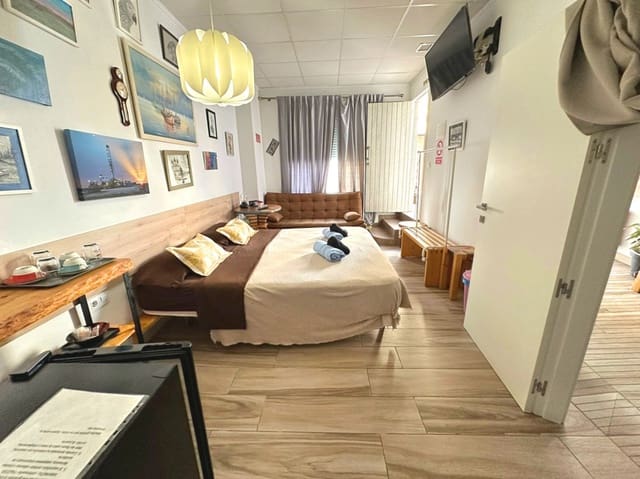 6 bedroom Hotel for sale in Pueblo, Calpe / Calp - € 420,000 (Ref: 8607621)