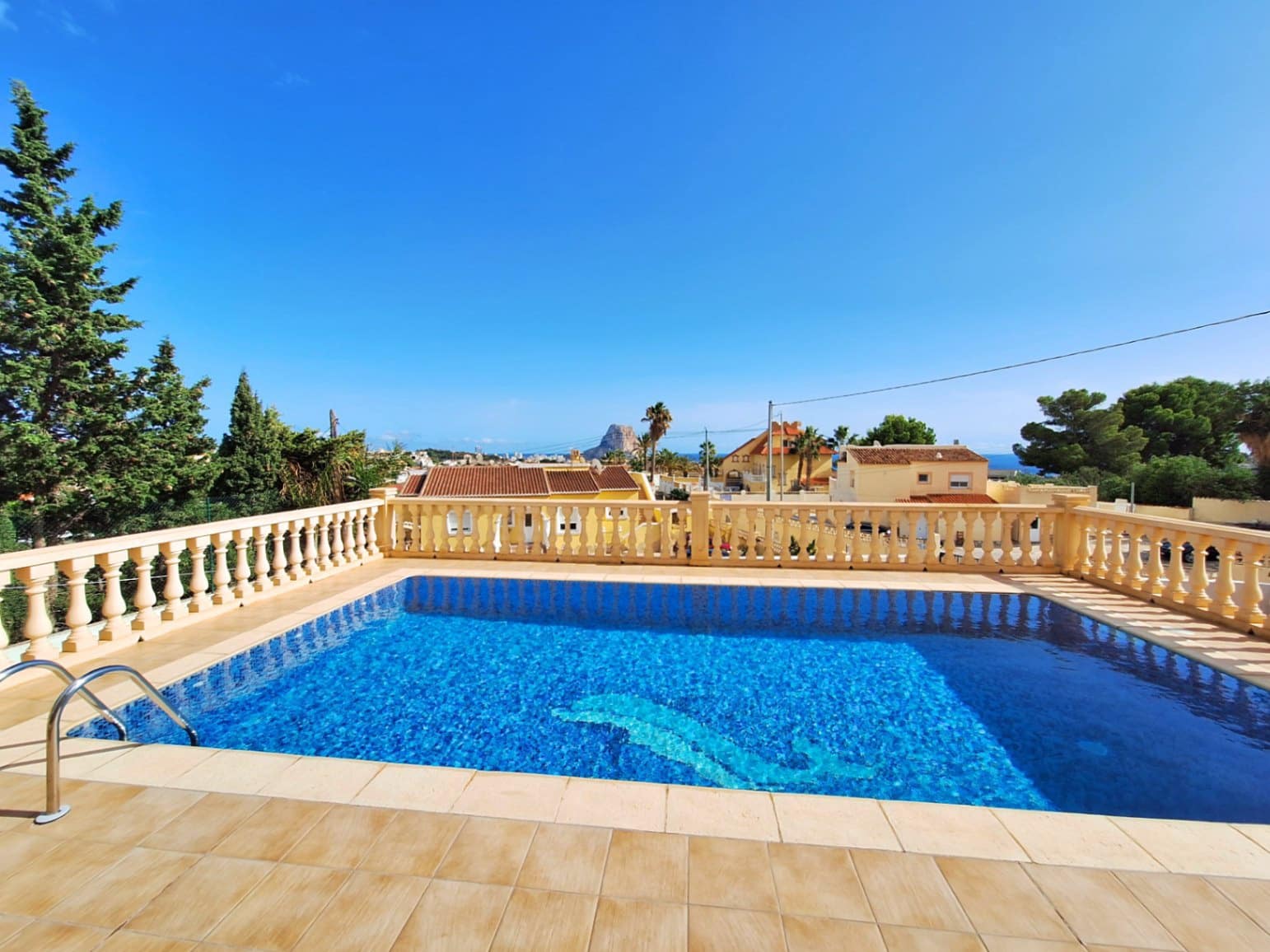 6 bedroom Villa for sale in Calpe / Calp - € 1,150,000 (Ref: 8609293)
