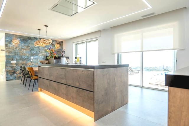 Chalet de 4 habitaciones en Calpe / Calp en venta - 2.825.000 € (Ref: 8850333)