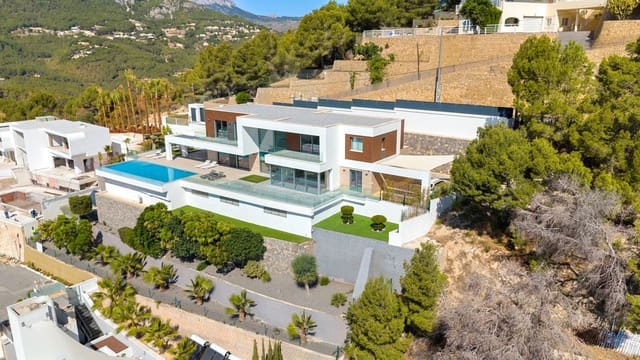 Chalet de 4 habitaciones en Calpe / Calp en venta - 2.825.000 € (Ref: 8850333)