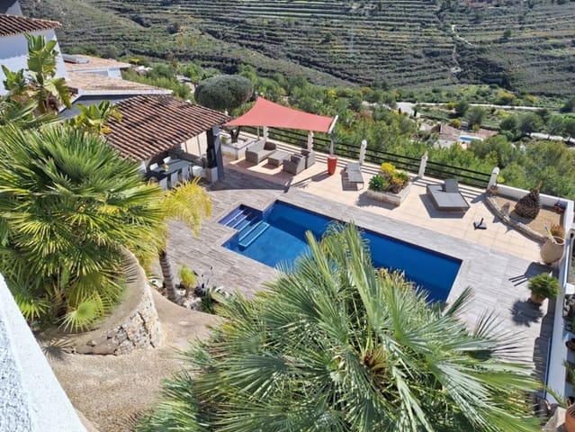 3 bedroom Villa for sale in Calpe / Calp - € 1,200,000 (Ref: 8866617)