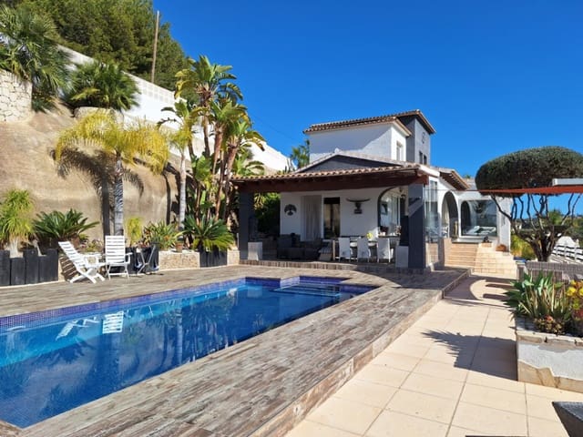 3 bedroom Villa for sale in Calpe / Calp - € 1,200,000 (Ref: 8866617)