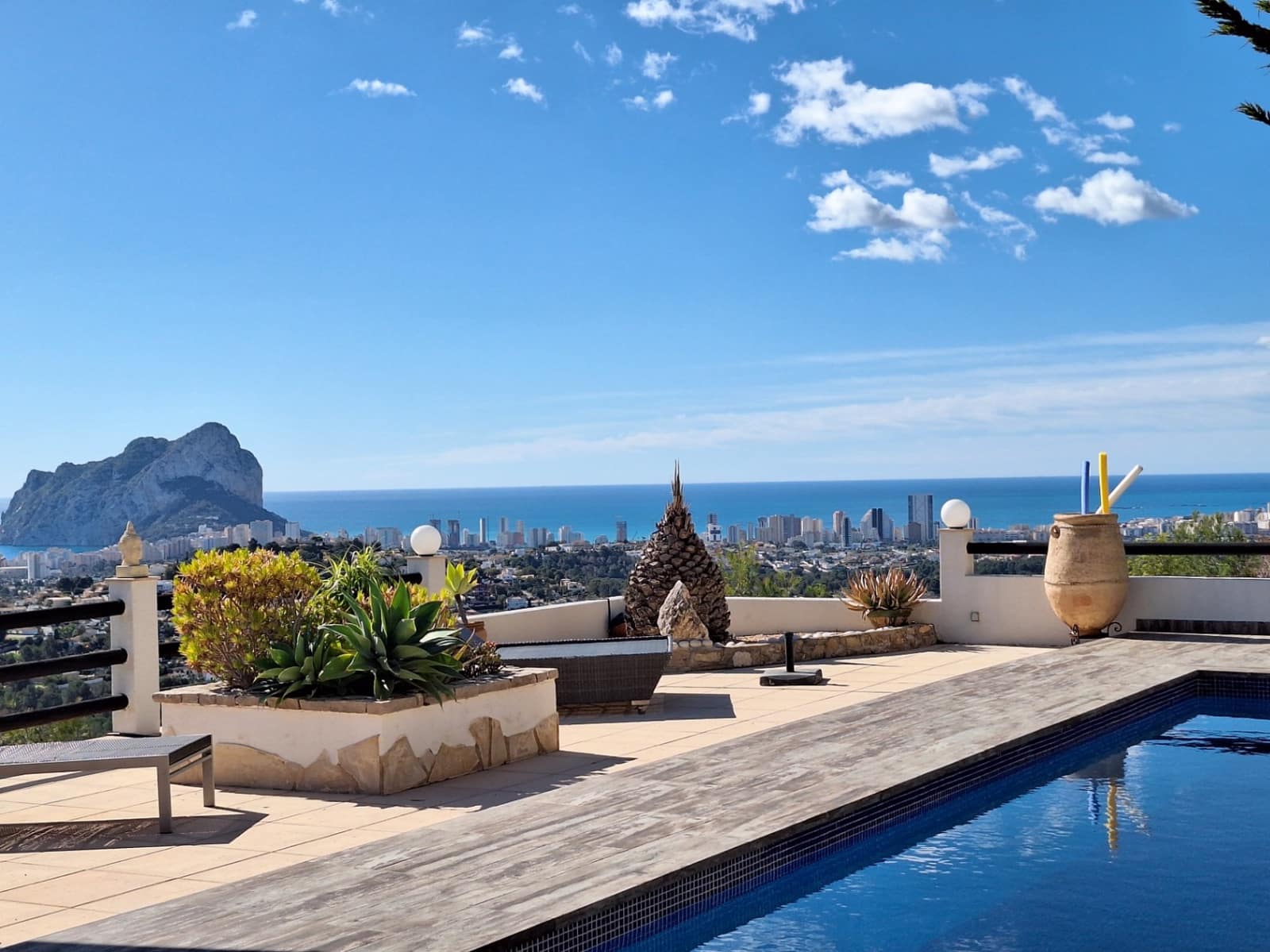 3 bedroom Villa for sale in Calpe / Calp - € 1,200,000 (Ref: 8866617)