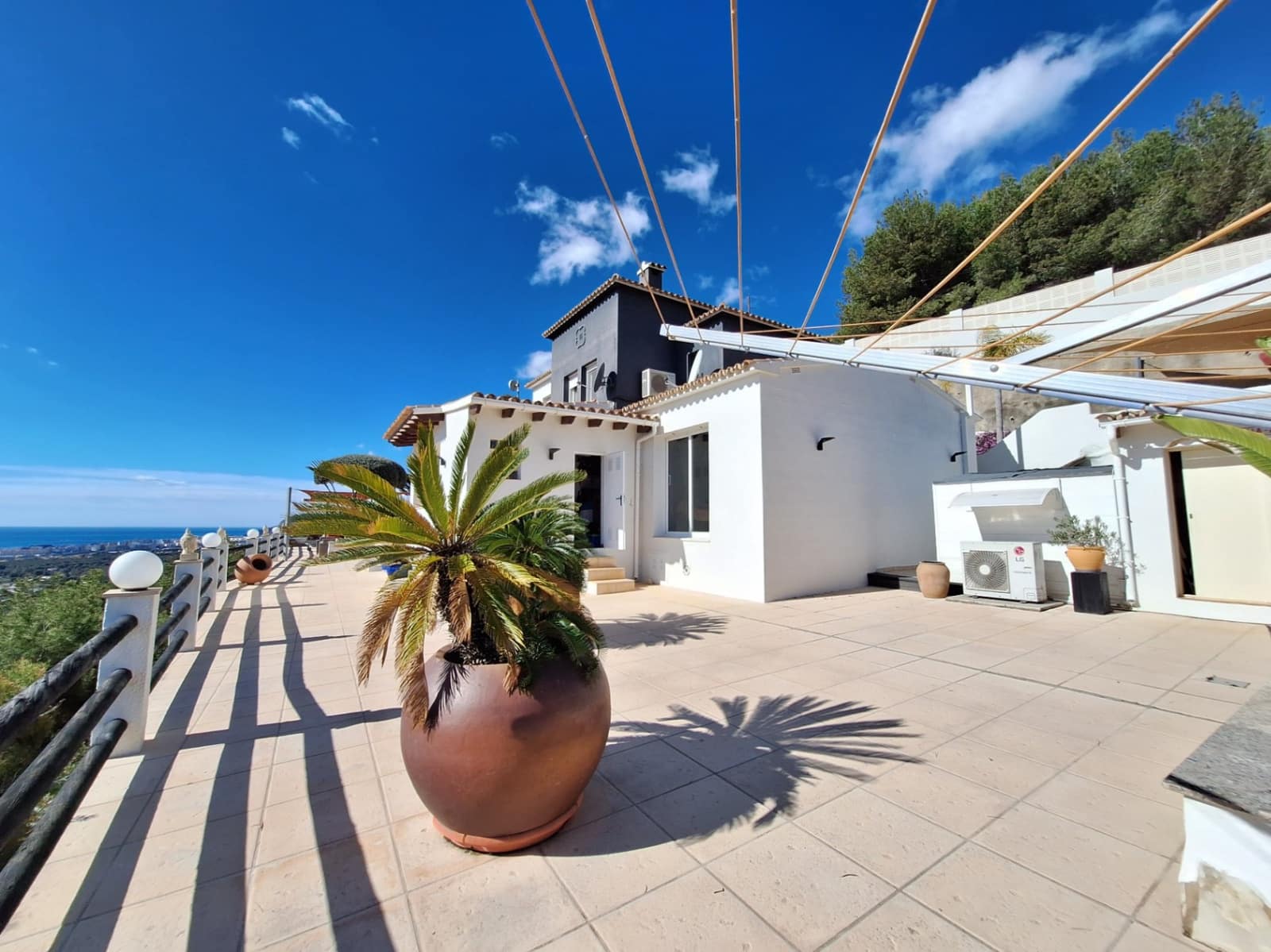 3 bedroom Villa for sale in Calpe / Calp - € 1,200,000 (Ref: 8866617)