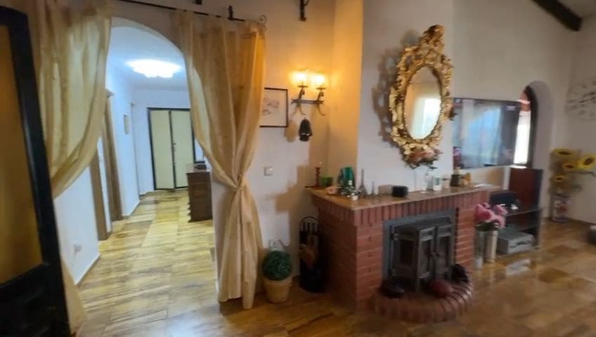 6 makuuhuone Huvila myytävänä paikassa Calpe / Calp mukana uima-altaan 
autotalli - 890 000 € (Ref: 9097049)