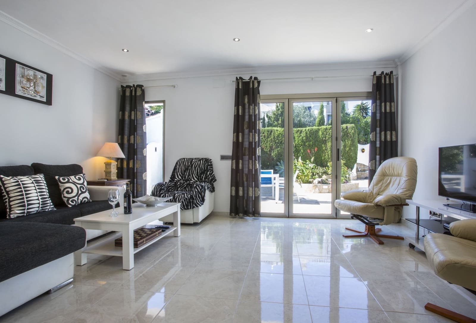 5 sypialnia Willa na sprzedaż w Calpe / Calp z basenem garażem - 850 000 € (Ref: 9119698)