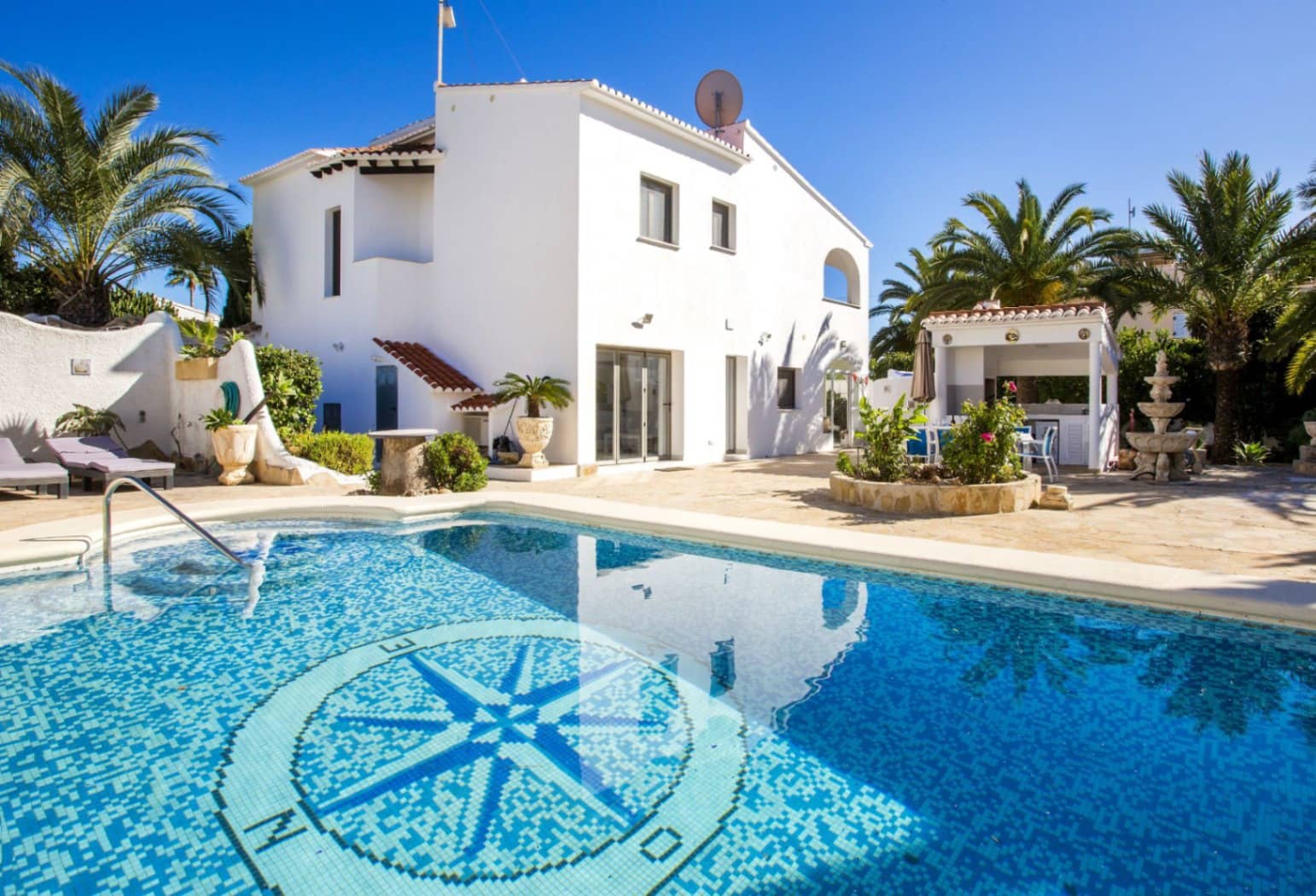 5 sypialnia Willa na sprzedaż w Calpe / Calp z basenem garażem - 850 000 € (Ref: 9119698)