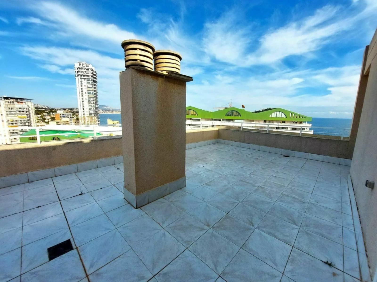 Apartamento de 3 habitaciones en Calpe / Calp en venta con piscina garaje - 690.000 € (Ref: 9197326)