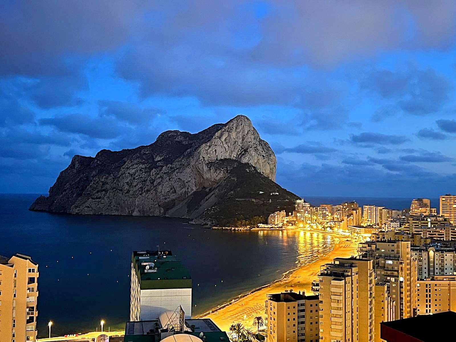 3 bedroom Penthouse for sale in Calpe / Calp with pool garage - € 985,000 (Ref: 9248902)