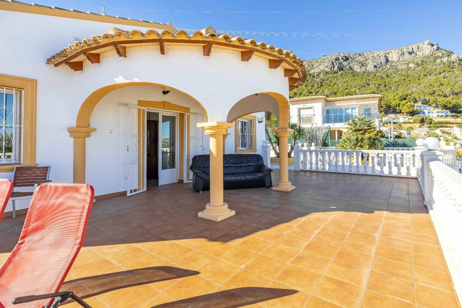 4 sypialnia Willa na sprzedaż w Calpe / Calp z garażem - 716 000 € (Ref: 9469822)