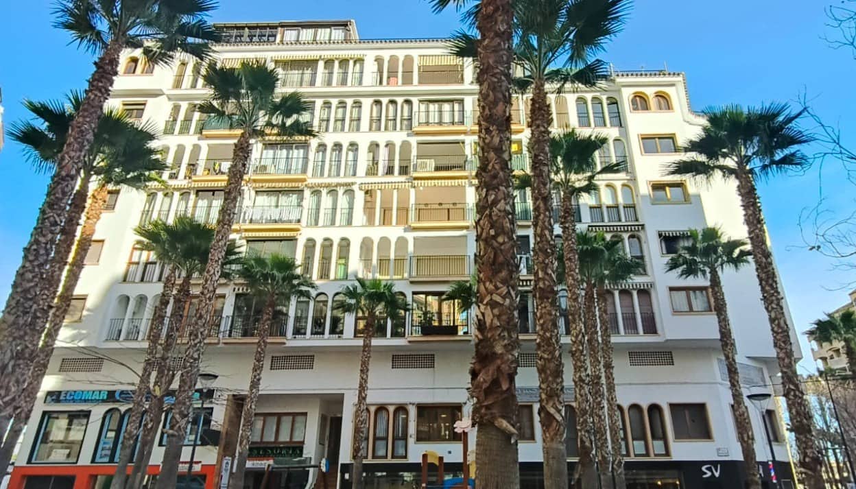 2 bedroom Apartment for sale in Calpe / Calp - € 225,000 (Ref: 9500736)