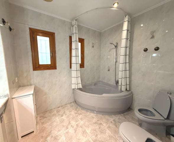 3 bedroom Villa for sale in Calpe / Calp with pool - € 850,000 (Ref: 9523568)