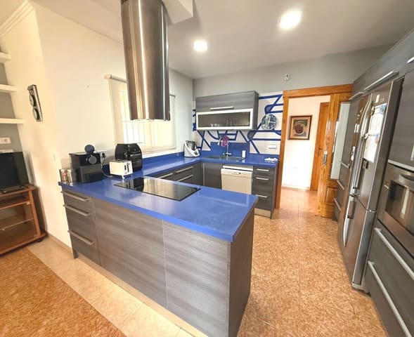 3 bedroom Villa for sale in Calpe / Calp with pool - € 850,000 (Ref: 9523568)