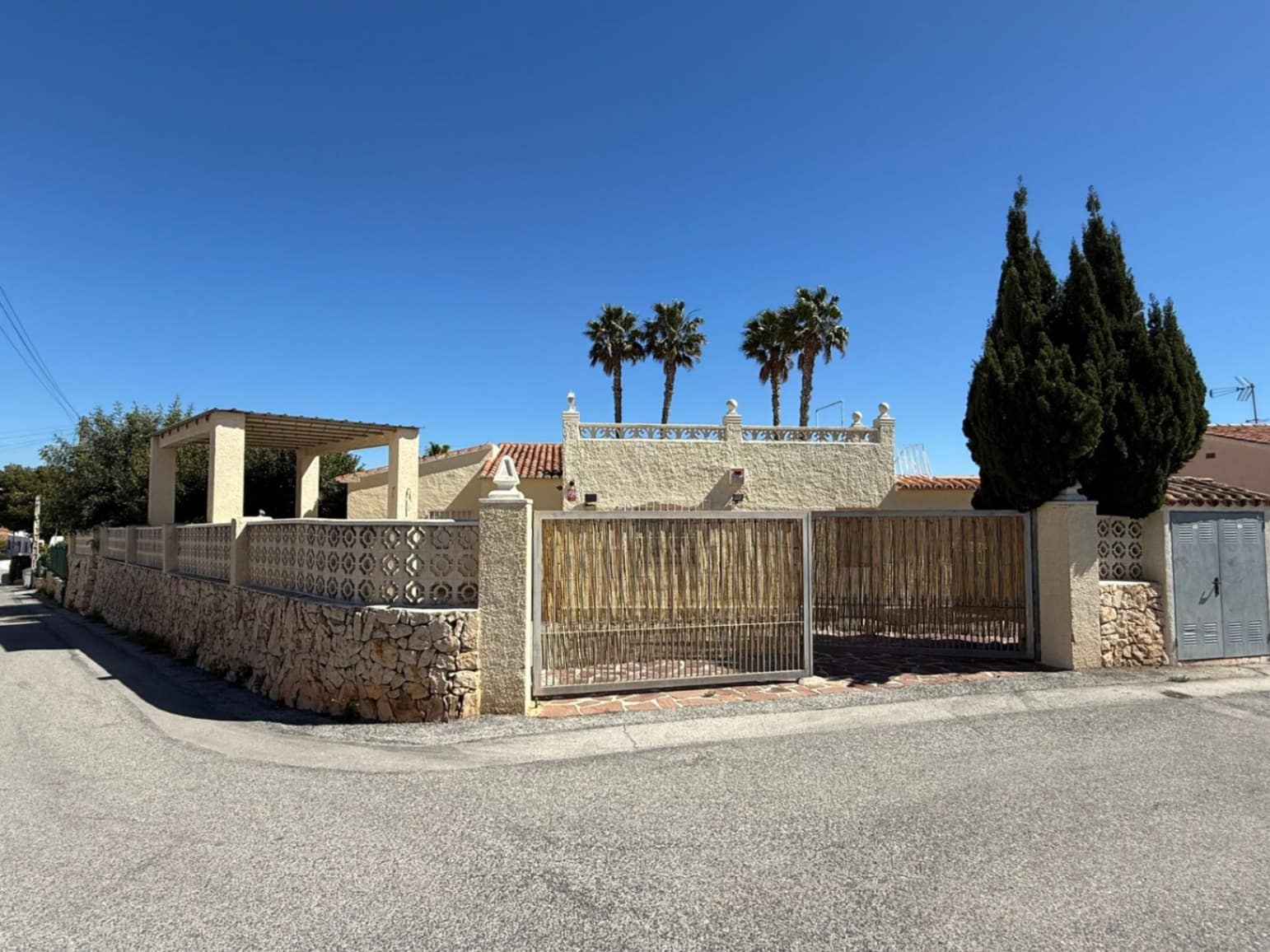 3 soveværelse Villa til salg i Calpe / Calp med swimmingpool garage - € 475.000 (Ref: 9535234)