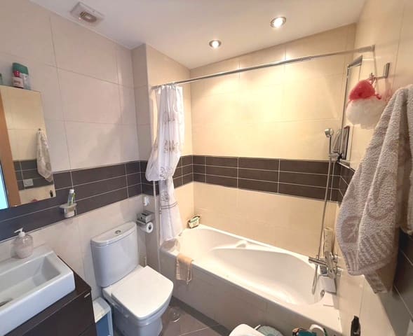 2 soveværelse Lejlighed til salg i Calpe / Calp med garage - € 240.000 (Ref: 9550209)