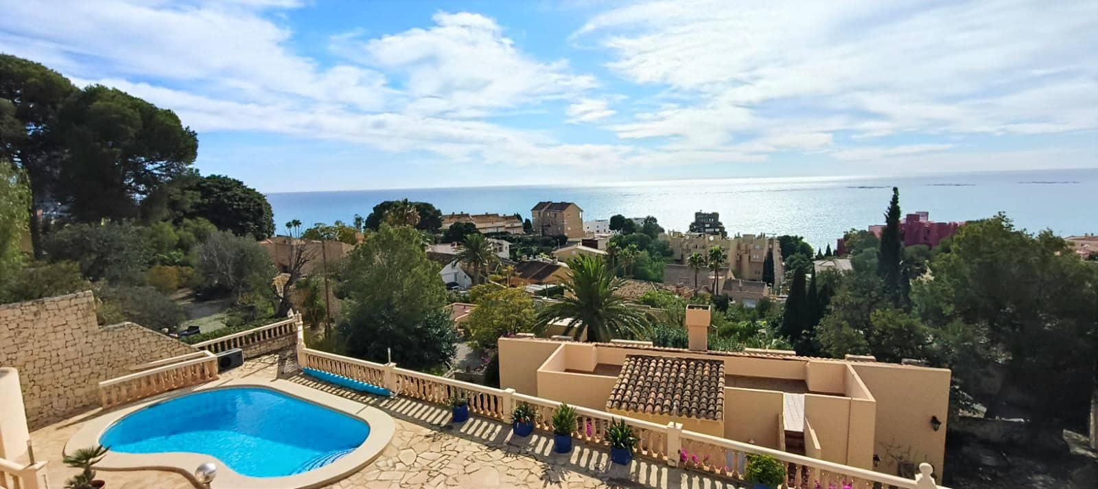 4 Zimmer Villa zu verkaufen in Calpe / Calp mit Pool Garage - 899.000 € (Ref: 9572282)