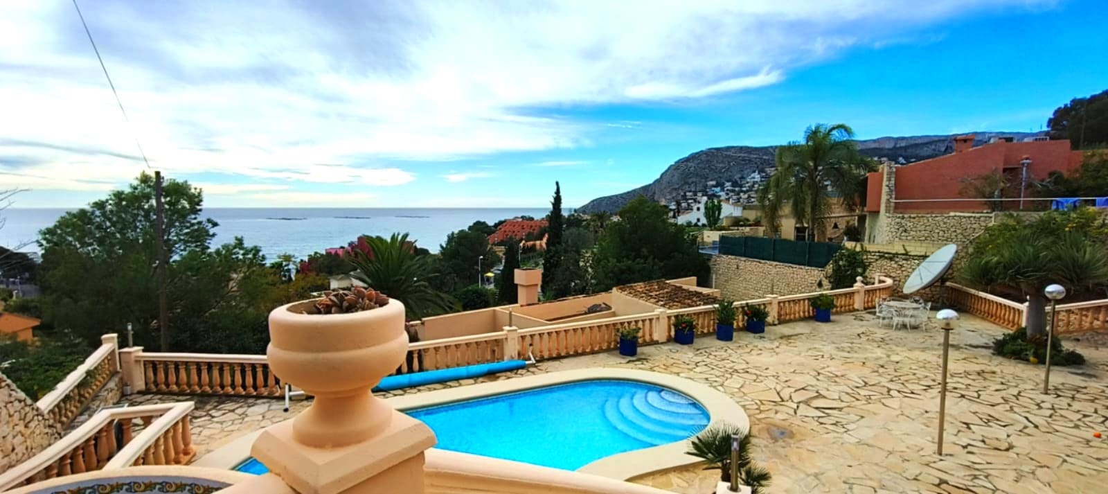 4 Zimmer Villa zu verkaufen in Calpe / Calp mit Pool Garage - 899.000 € (Ref: 9572282)