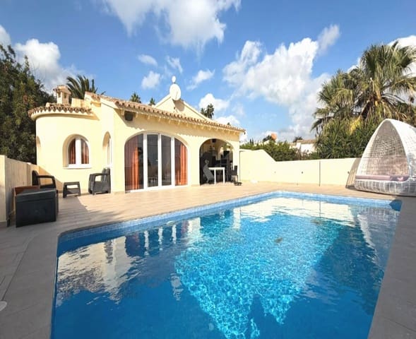 4 makuuhuone Huvila myytävänä paikassa Calpe / Calp mukana uima-altaan 
autotalli - 745 000 € (Ref: 9610307)