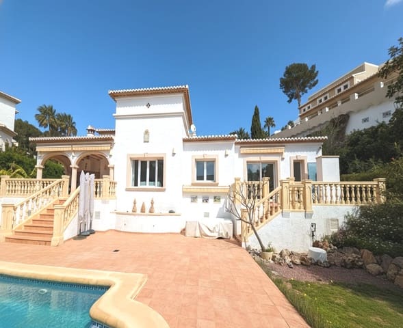 3 makuuhuone Huvila myytävänä paikassa Moraira, Teulada-Moraira mukana uima-altaan 
autotalli - 695 000 € (Ref: 9750973)