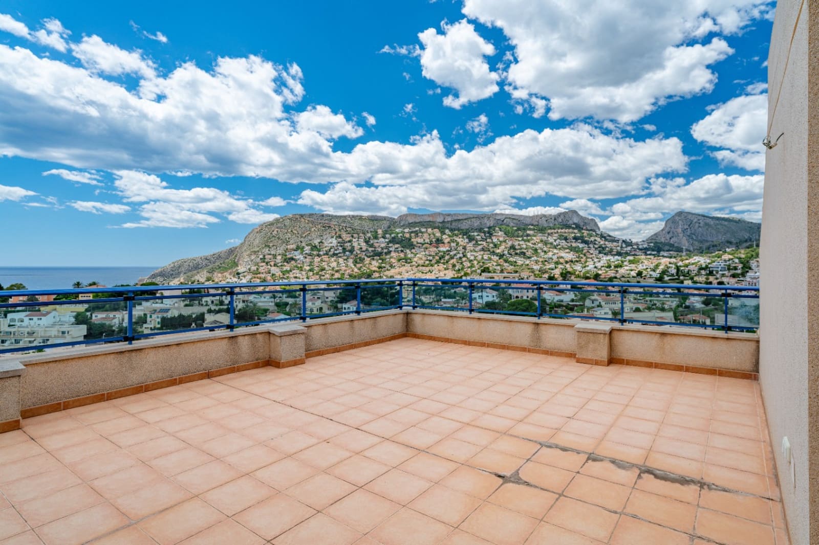 4 bedroom Apartment for sale in Calpe / Calp with pool garage - € 675,000 (Ref: 9814668)