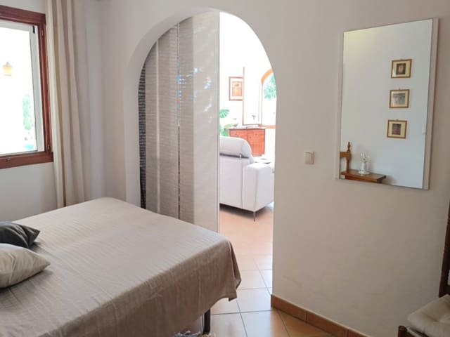 4 bedroom Villa for sale in Calpe / Calp with pool - € 695,000 (Ref: 9823119)