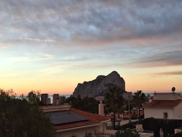4 bedroom Villa for sale in Calpe / Calp with pool - € 695,000 (Ref: 9823119)