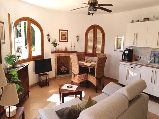 4 bedroom Villa for sale in Calpe / Calp with pool - € 695,000 (Ref: 9823119)