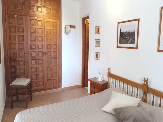 4 bedroom Villa for sale in Calpe / Calp with pool - € 695,000 (Ref: 9823119)