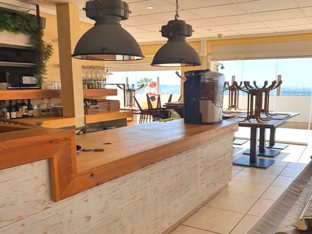 Commercieel te koop in Calpe / Calp met zwembad garage - € 450.000 (Ref: 9854487)