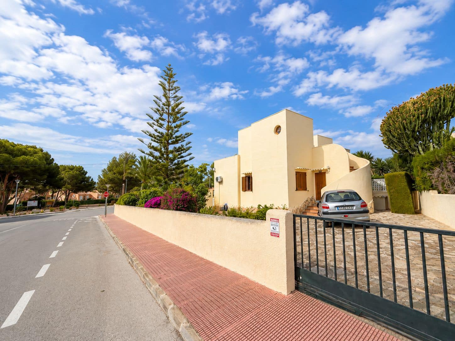 3 slaapkamer Villa te koop in Calpe / Calp met garage - € 320.000 (Ref: 9890648)