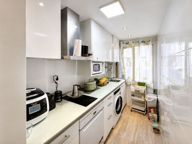 1 bedroom Apartment for sale in Calpe / Calp - € 210,000 (Ref: 9893045)