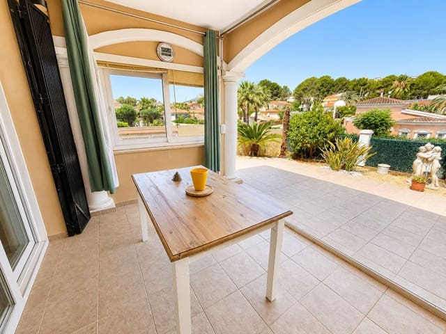 3 slaapkamer Bungalow te koop in Calpe / Calp met zwembad garage - € 395.000 (Ref: 9905298)
