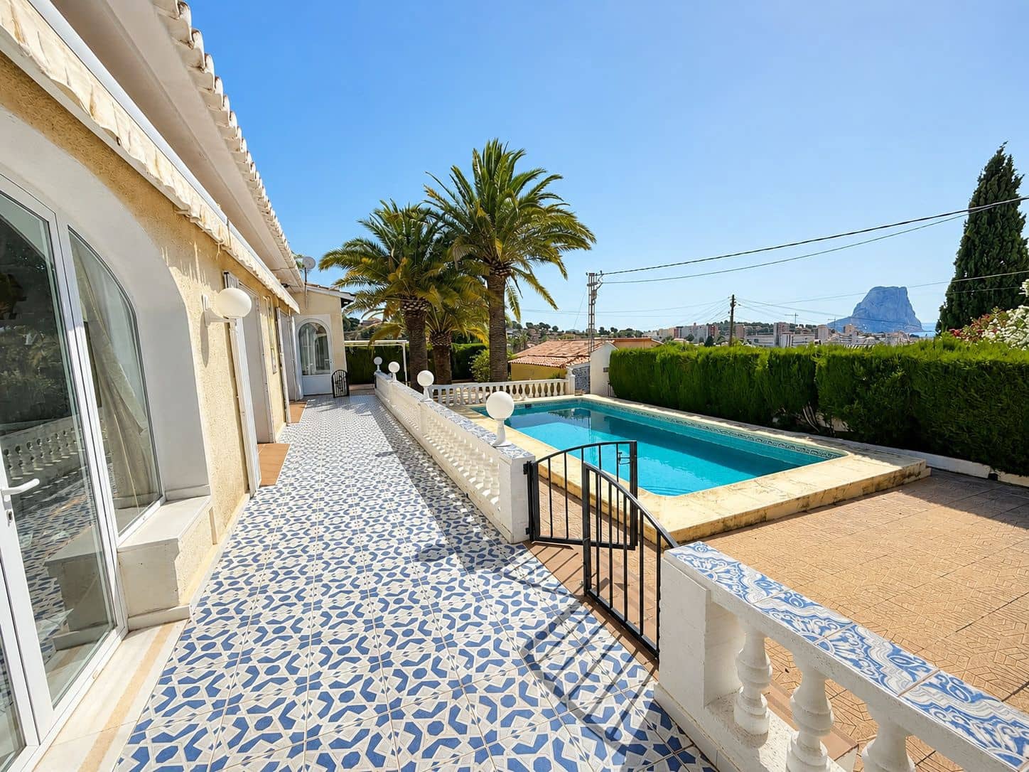 3 bedroom Villa for sale in Calpe / Calp with pool garage - € 575,000 (Ref: 9924843)