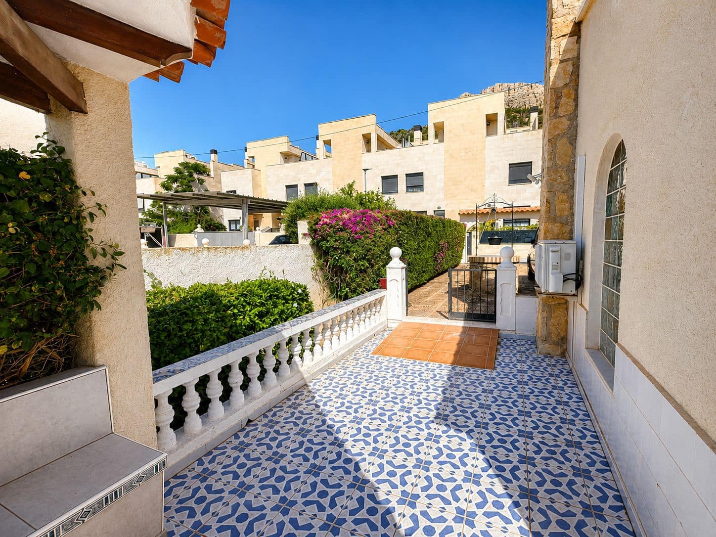 3 bedroom Villa for sale in Calpe / Calp with pool garage - € 575,000 (Ref: 9924843)