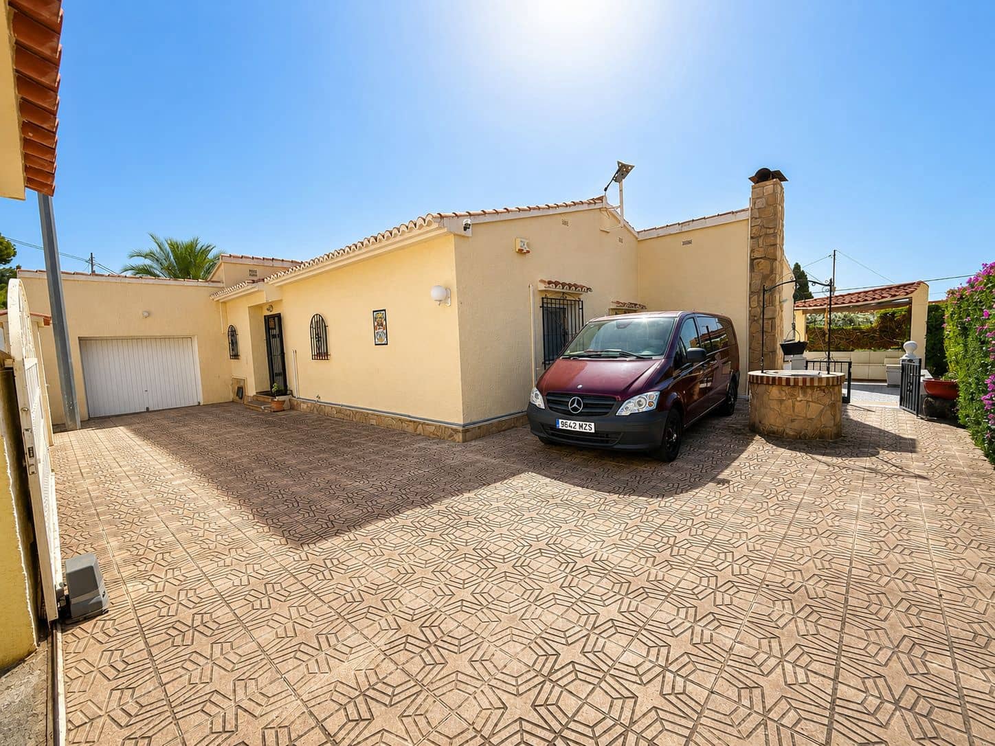 3 bedroom Villa for sale in Calpe / Calp with pool garage - € 575,000 (Ref: 9924843)