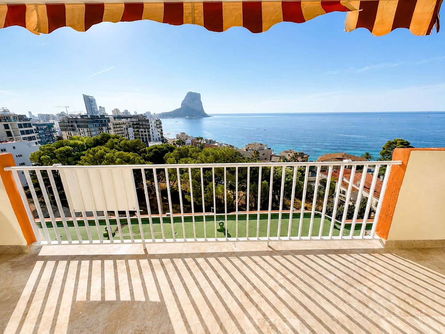 2 bedroom Apartment for sale in Calpe / Calp with pool garage - € 359,000 (Ref: 9934783)