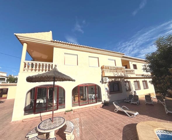 Chalet de 10 habitaciones en Cometa - Carrió, Calpe / Calp en venta con piscina garaje - 950.000 € (Ref: 9974264)