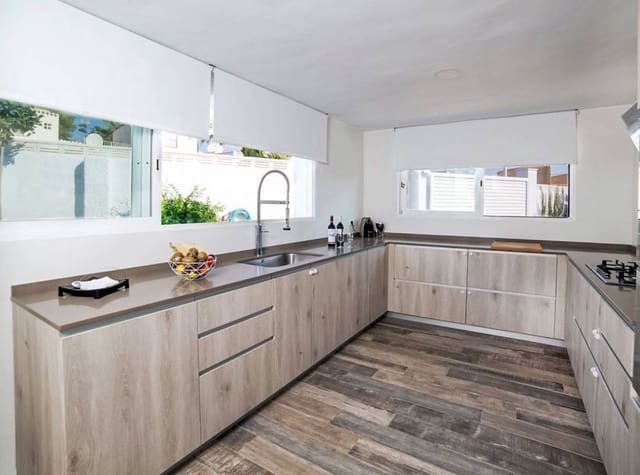 5 sypialnia Willa na sprzedaż w Gargasindi, Calpe / Calp z basenem garażem - 750 000 € (Ref: 9997753)