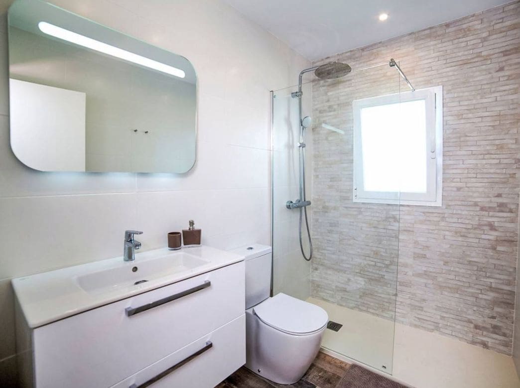 5 sypialnia Willa na sprzedaż w Calpe / Calp z basenem garażem - 750 000 € (Ref: 9997753)