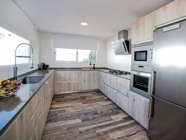 5 sypialnia Willa na sprzedaż w Gargasindi, Calpe / Calp z basenem garażem - 750 000 € (Ref: 9997753)